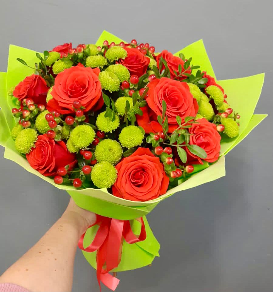 Букет цветов из: Хризантемы и Розы в Луховке