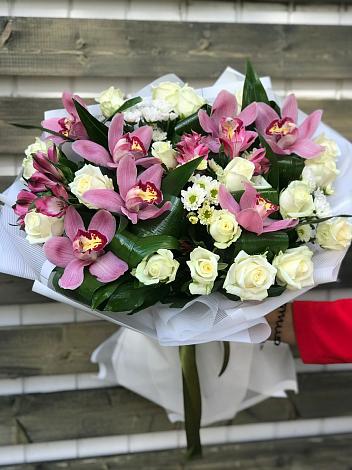 Букет цветов из: Розы и Хризантемы в Луховке