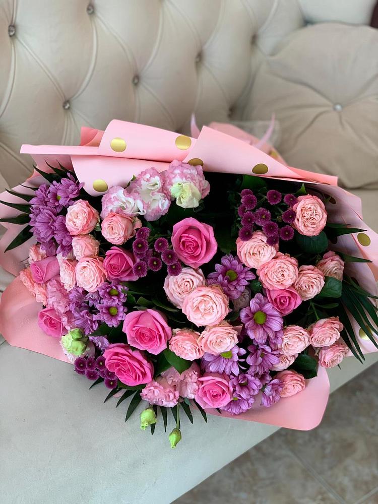 Букет цветов из: Хризантемы, Розы и Лизиантусы в Луховке