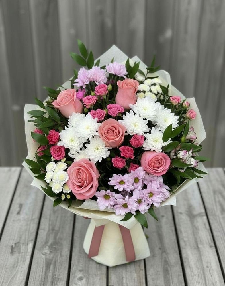 Букет цветов из: Альстромерии, Гвоздики, Розы и Хризантемы в Луховке