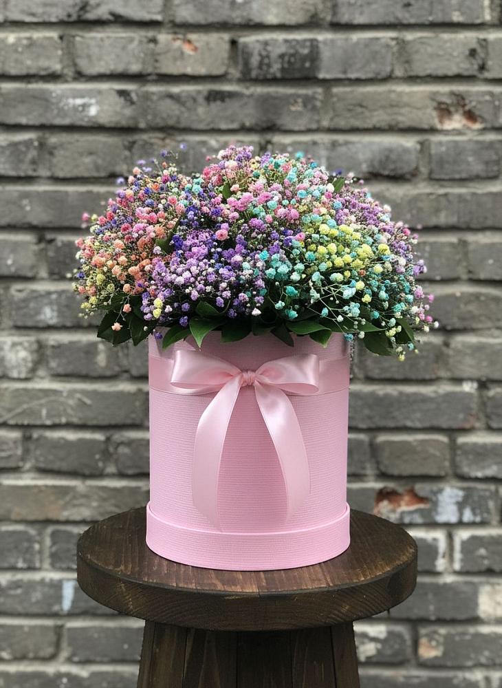 Цветочная композиция из Гипсофила и Розы в шляпной коробке в Луховке