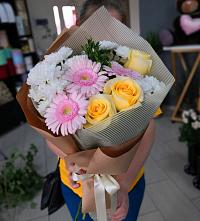 Букет цветов из:  Герберы, Розы и Хризантемы в Луховке