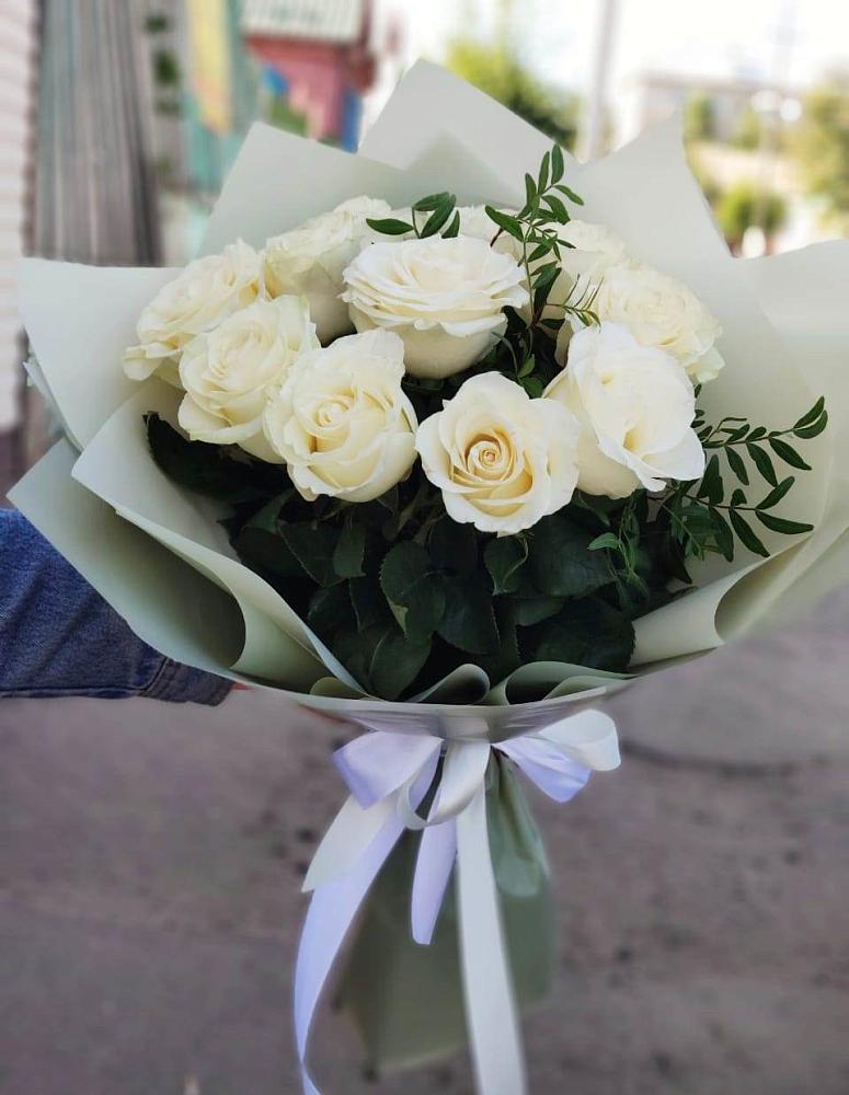 Букет Белые розы Проуд в Луховке