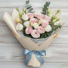 Букет цветов из:  Лизиантусы в Луховке