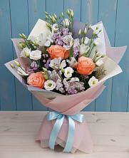 Букет цветов из:  Лизиантусы, Розы, Альстромерии и Гипсофила в Луховке