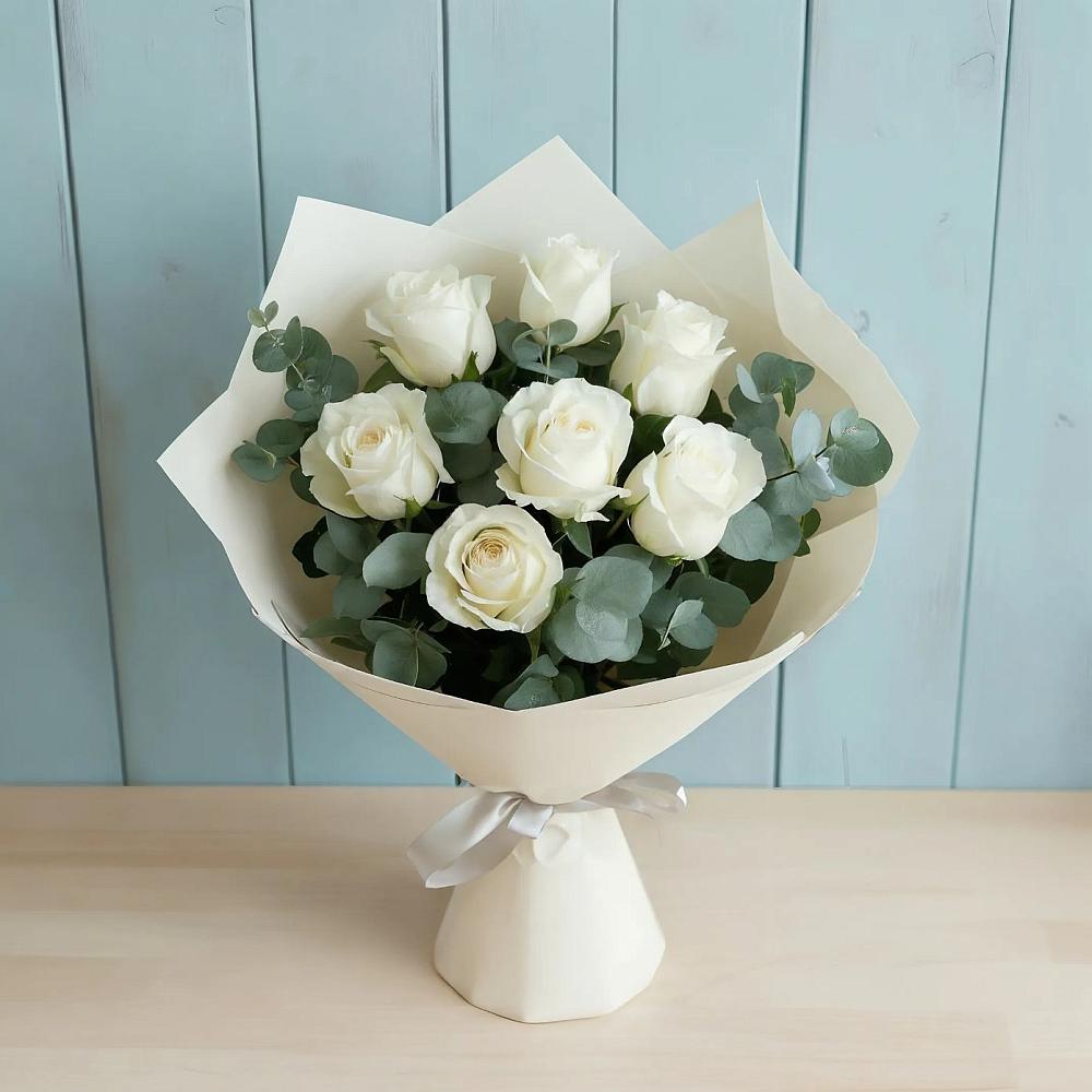 Букет Белые розы в Эвкалипте в Луховке