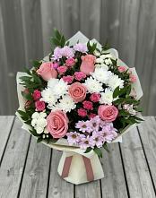 Букет цветов из:  Альстромерии, Гвоздики, Розы и Хризантемы в Луховке