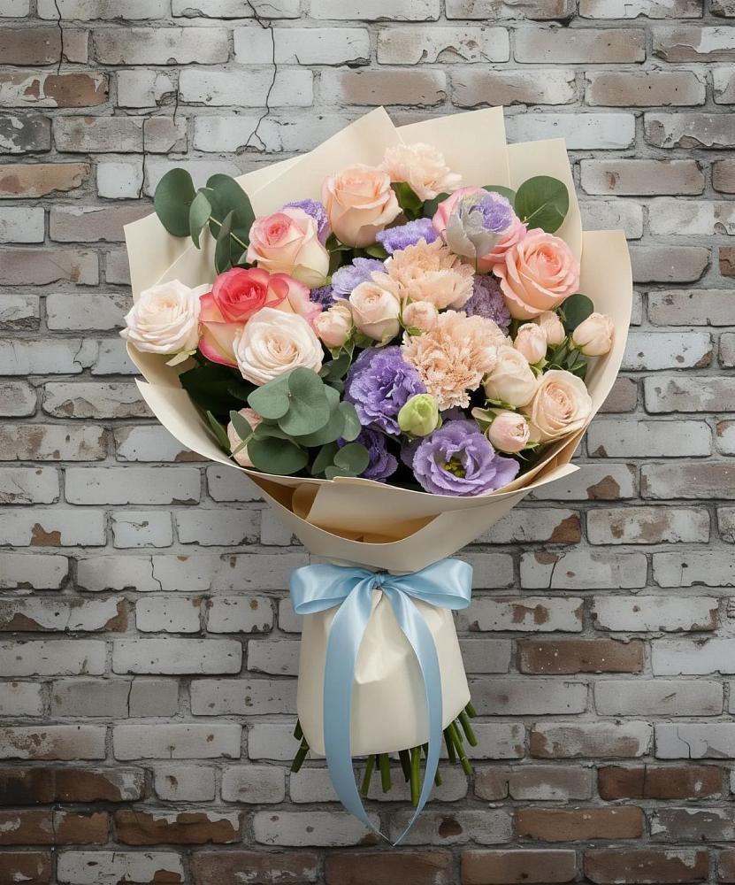 Букет цветов из: Розы, Лизиантусы и Гвоздики в Луховке