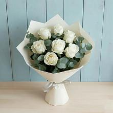 Букет Белые розы в Эвкалипте в Луховке