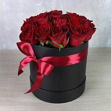 Цветочная композиция из Розы в шляпной коробке в Луховке