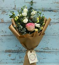 Букет цветов из:  Розы и Лизиантусы в Луховке