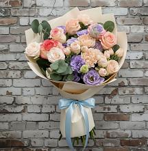 Букет цветов из:  Розы, Лизиантусы и Гвоздики в Луховке