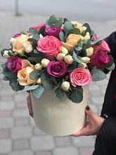 Цветочная композиция из Розы в шляпной коробке в Луховке
