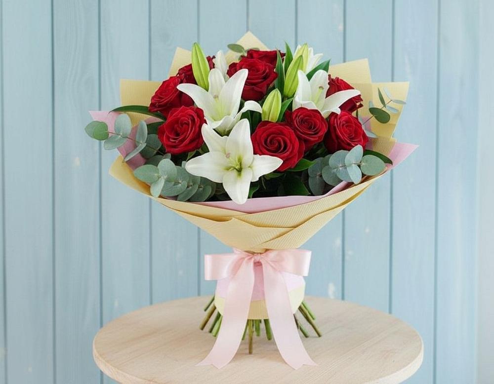 Букет цветов из: Лилии и Розы в Луховке